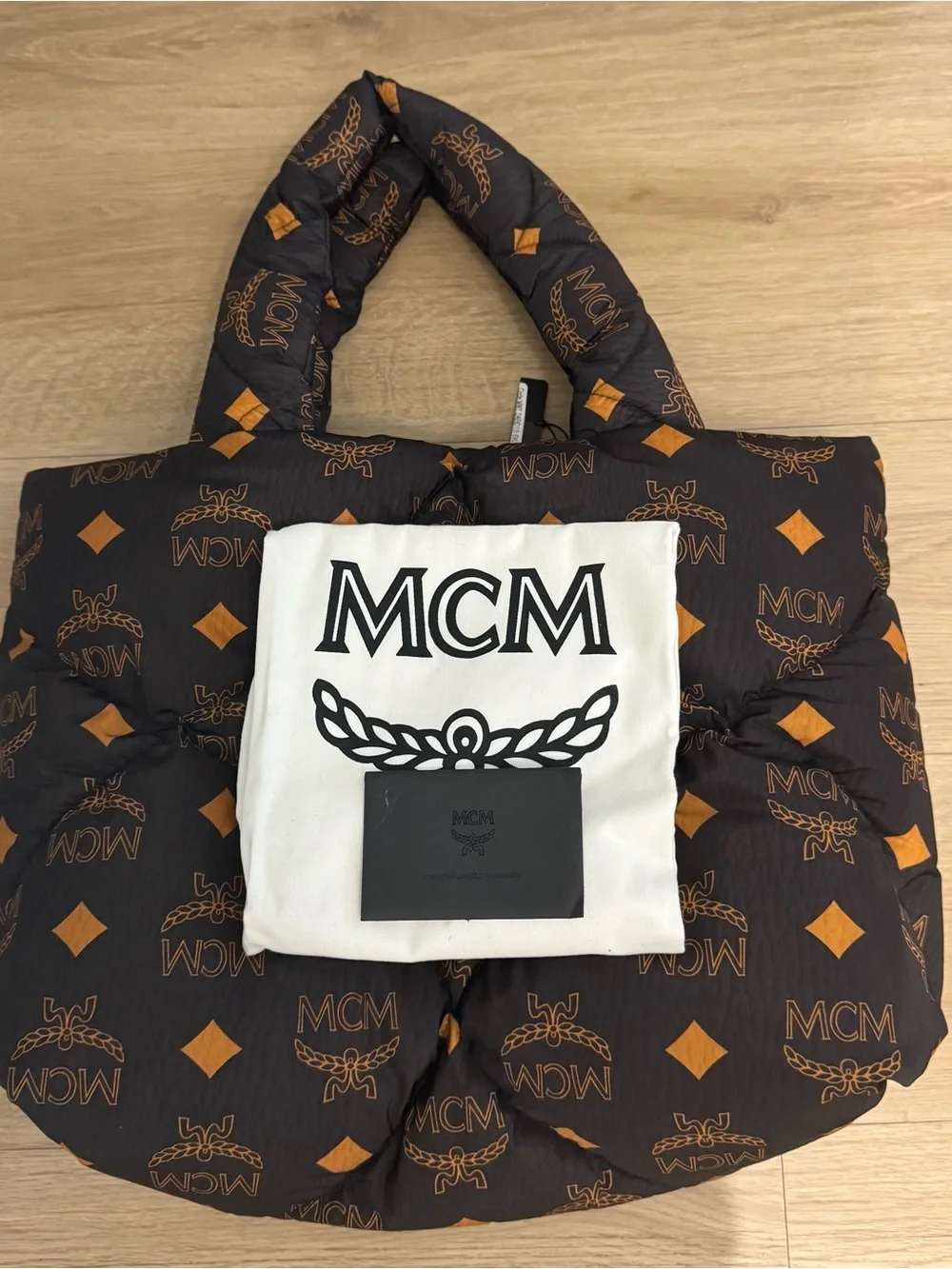 MCM puffer tote